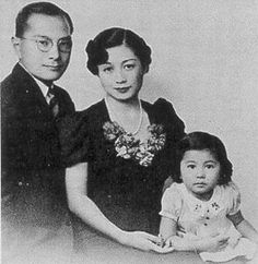 ¿QUIEN ES YOKO ONO? HOY CUMPLE 90 AÑOS