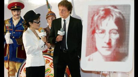 ¿QUIEN ES YOKO ONO? HOY CUMPLE 90 AÑOS