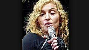 WARNER MUSIC VUELVE A FICHAR A MADONNA (61 AÑOS) POR 10 MILLONES DE DOLARES