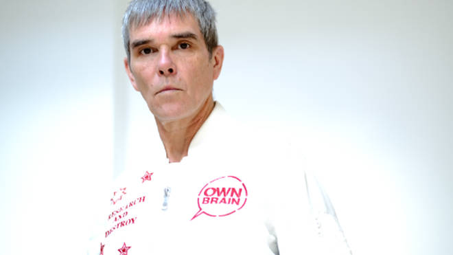 IAN BROWN: "NOS HAN COVERTIDO EN ESCLAVOS DIGITALES"