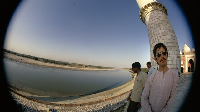 GEORGE HARRISON : SU PRIMER VIAJE A LA INDIA Y SUS SELFIES