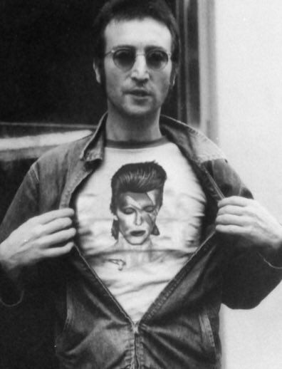 JOHN LENNON Y LA LENGUA DE LOS ROLLING STONES