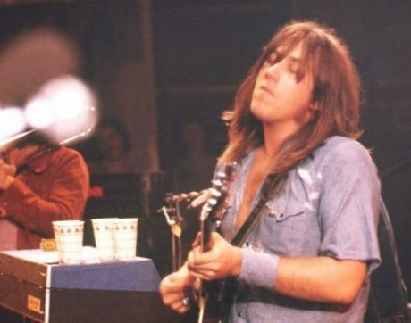 LA MUERTE DE TERRY KATH (CHICAGO) , JUGANDO CON SU PISTOLA A LA RULETA RUSA