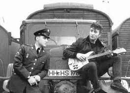 LA RAZÓN POR LA ELVIS PRESLEY IBA DETRÁS DE JOHN LENNON PARA ACUSARLE