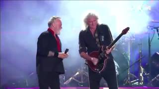 BRIAN MAY SUBIO EN EL SHOW DE ROGER YATOR PARA TOCAR "A KIND OF MAGIC"