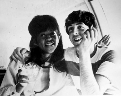 JOHN LENNON : SU INTENSO ROMANCE CON RONNIE SPECTOR