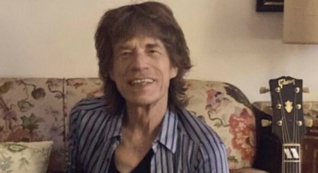 MICK JAGGER : "APRENDO ESPAÑOL COMO UN LORO"