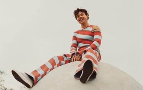 HARRY STYLES BATE EN VENTAS A SU EX-NOVIA TAYLOR SWIFT
