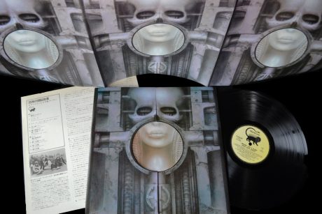 UNA JOYA DE LA EXPOSICION DE VINILOS DE PLASTICOS Y DECIBELIOS