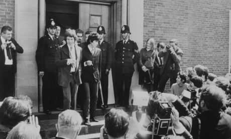 GEORGE HARRISON Y COMO LA POLICÍA FUE ARRESTARLE