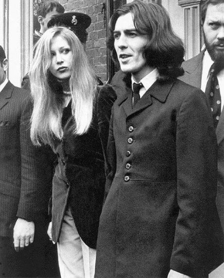 GEORGE HARRISON Y COMO LA POLICÍA FUE ARRESTARLE