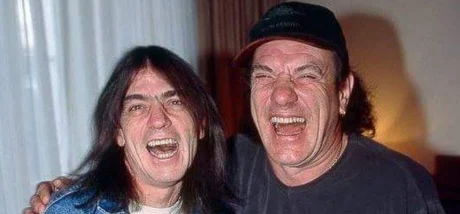 BRIAN JOHNSON DICE QUE A AC/DC SE LES PARÓ EL CORAZÓN CON LA MUERTE DE MALCOLM