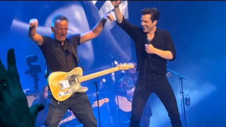 LA FOTOS DE BRUCE SPRINGSTEEN CON LOS KILLERS EN EL MADISON SQUARE GARDEN