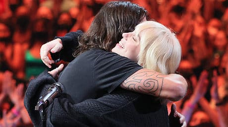 DAVE GROHL CANTA CON BILLIE EILISH "MY HERO"
