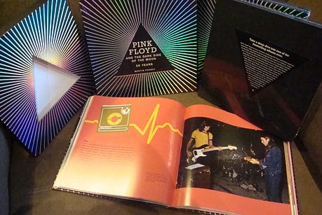 LOS FANS DE PINK FLOYD IRRITADOS , PORQUE UTILIZA EL LGBT EL LOGO DEL ARCO IRIS