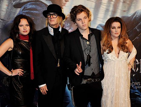 PRISCILLA PRESLEY IMPUGNA EL TESTAMENTO DE SU HIJA LISA MARIE PRESLEY.