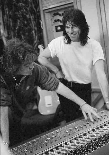 PAUL MC CARTNEY RECUERDA SUS EMOTIVAS CENAS CON JEFF BECK