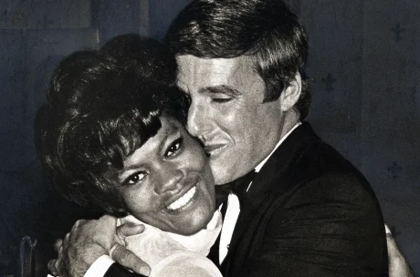 LA CANTANTE FAVORITA DE BURT BACHARACH