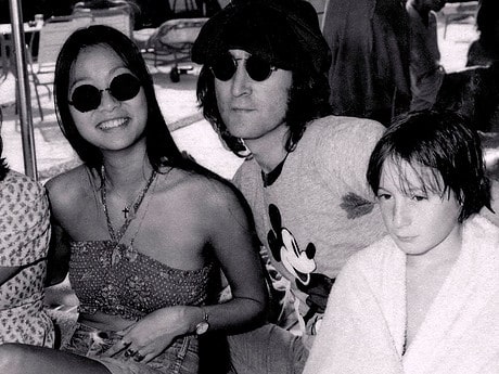 EL TRAILER DE LA PELICULA DE JOHN LENNON CON MAY PANG
