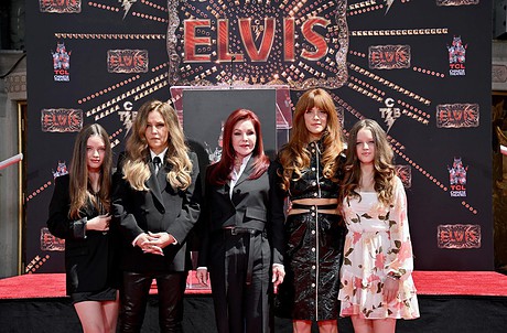 PRISCILLA PRESLEY LUCHA POR LA HERENCIA DE SU HIJA LISA MARIE