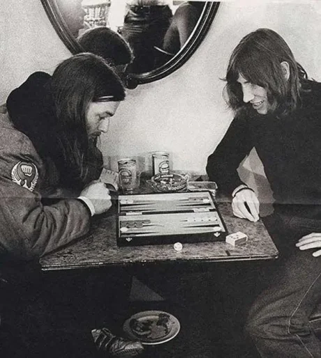 LO QUE LE DE LA GANA AL SEÑORITO ROGER WATERS
