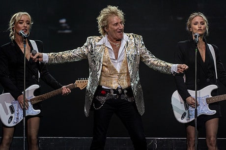 ROD STEWART INAGURA SU GIRA EN PERTH ; ESPAÑA , EN JULIO