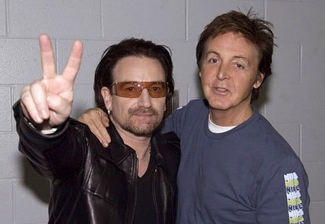 BONO DICE QUE LOS BEATLES SON "INTOCABLES"