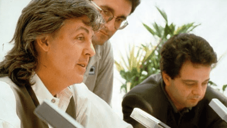 LA IMPORTANCIA DEL LIBRO DE LUIS MERINO " CUANDO LA MÚSICA ERA REDONDA"
