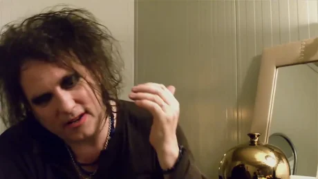 ROBERT SMITH DICE QUE ODIA LA REALEZA