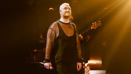 SAM SMITH ; ¿NO ES ADELE FISFRAZADA?