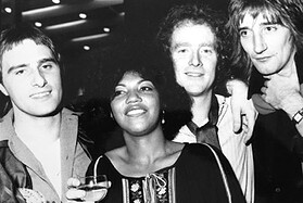 FALLECE LINDA LEWIS, UNA DE LAS GRANDES CORISTAS DE LA MÚSICA BRITÁNICA