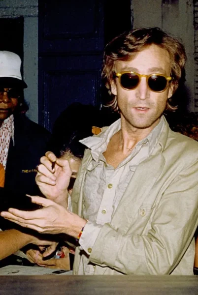 LA CANCIÓN QUE DAVID GILMOUR ESCRIBIÓ SOBRE EL ASESINATO DE JOHN LENNON