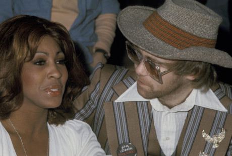 LA PELEA ENTRE TINA TURNER Y ELTON JOHN