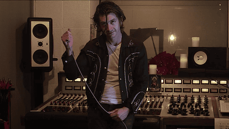 SEGÚN EL PRODUCTOR JAMES FORD , ALEX TURNER CREÓ BELLAS CANCIONES PARA "THE CAR"
