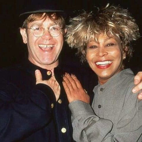 LA PELEA ENTRE TINA TURNER Y ELTON JOHN