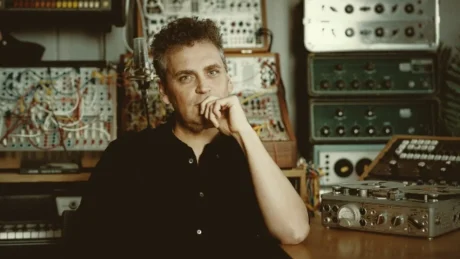 SEGÚN EL PRODUCTOR JAMES FORD , ALEX TURNER CREÓ BELLAS CANCIONES PARA "THE CAR"
