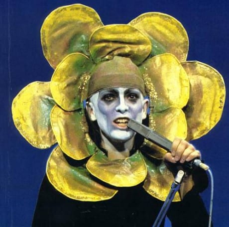 EL INCOMPARABLE PETER GABRIEL DE LOS MONSTRUOS DE GENESIS