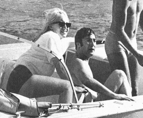JOHN LENNON : SU CELOS DE PAUL, EL ABANDONO A CYNTHIA Y EL INCIO DE LA ERA YOKO ONO