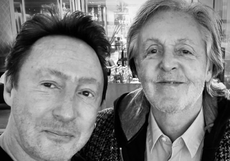 JULIAN LENNON ACUSA A SU PADRE JOHN QUE LE ABANDONÓ CON SÓLO 3 AÑOS
