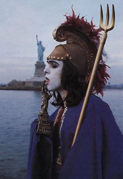 EL INCOMPARABLE PETER GABRIEL DE LOS MONSTRUOS DE GENESIS