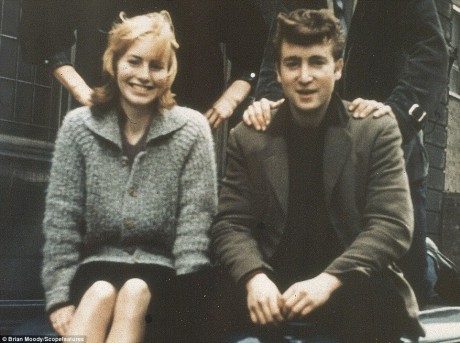 PARA CHYNTIA LENNON , SIN PAUL MC CARTNEY , JOHN NO HUBIERA LLEGADO NUNCA A NADA.