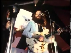 EL CANAL OFICIAL DE LOS BEATLES PUBLICA UN VÍDEO EN HONOR A 'NOW AND THEN' PREMIADA EN LOS GRAMMY